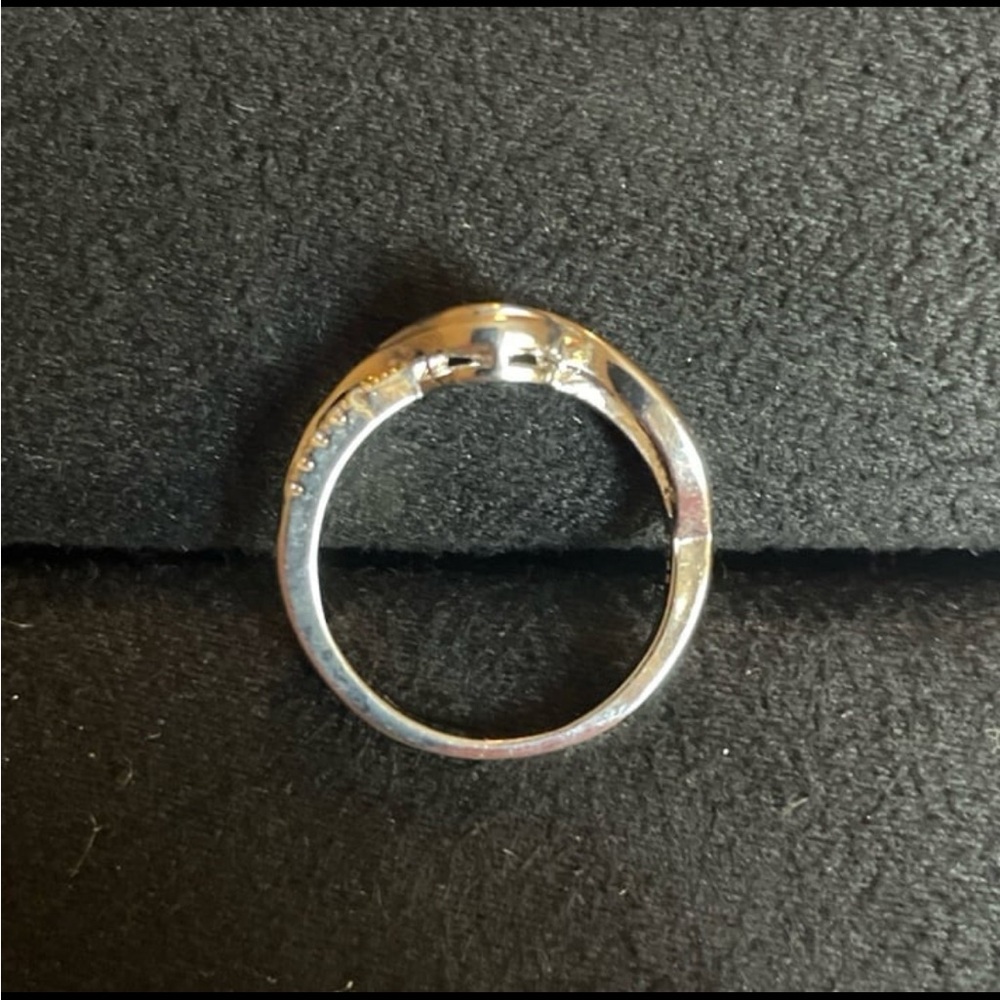 Gorgeous Certified 1.0 Round Brilliant Cut Moissanite Diamond Ring. Size 8 - Picture 4 of 11